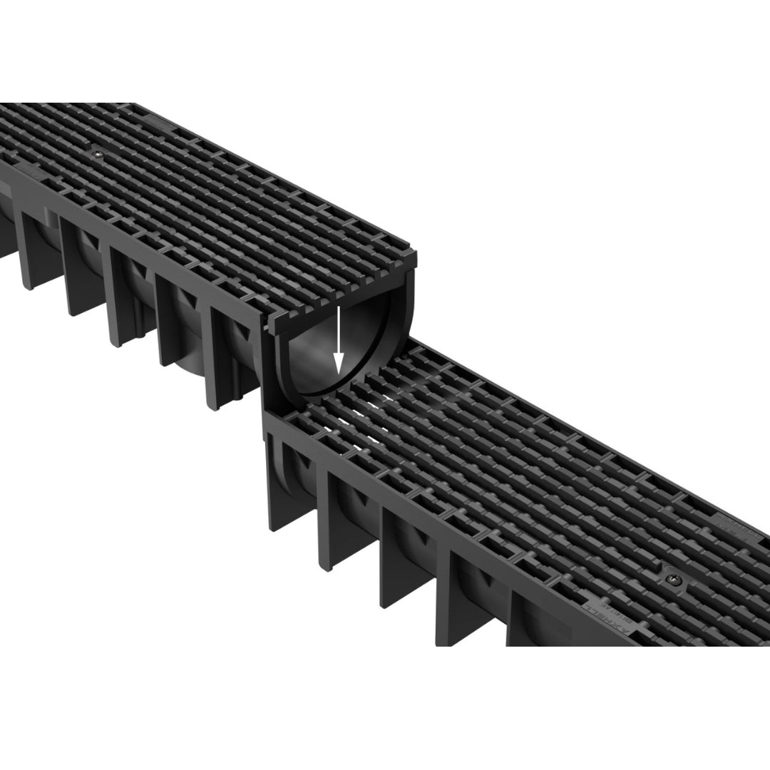 Doua rigole drenaj GM Rain H70 cu gratar din plastic negru, care se conecteaza. Clasa de incarcare A15 este potrivita pentru zone pietonale si rezidentiale.