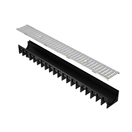 Rigola drenaj GM Rain H70 cu gratar din otel zincat, destinata utilizarii in exterior. Dimensiuni: 1000 mm lungime, 120 mm latime, 92 mm inaltime. Clasa de incarcare A15 potrivita pentru zone pietonale si rezidentiale.