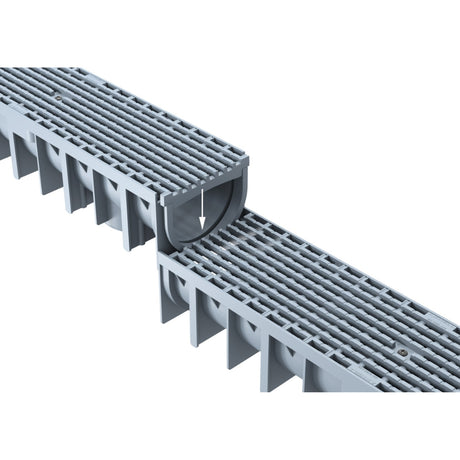 Doua rigole drenaj GM Rain H70 cu gratar din plastic gri care se conecteaza, destinate utilizarii in exterior. Clasa dde incarecare A15 este potrivita pentru zone pietonale si rezidentiale.