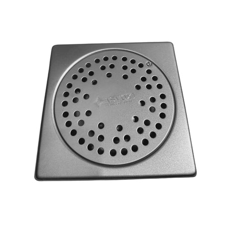 Sifon Asvox din oțel inoxidabil, pietonal, vertical, cu următoarele dimensiuni, lungime 150 mm, lățime 150 mm și înălțime de 75 mm. Soluția ideală pentru drenaj eficient și fiabil în spațiile pietonale.